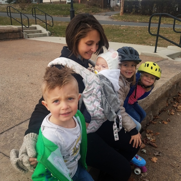 Meet your posher!!! - Picture 2 of 4